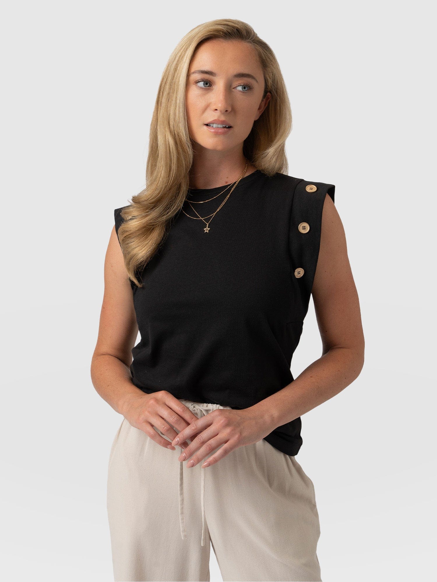 Rowan Tee Black - Women's T-Shirts | Saint + Sofia® USA
